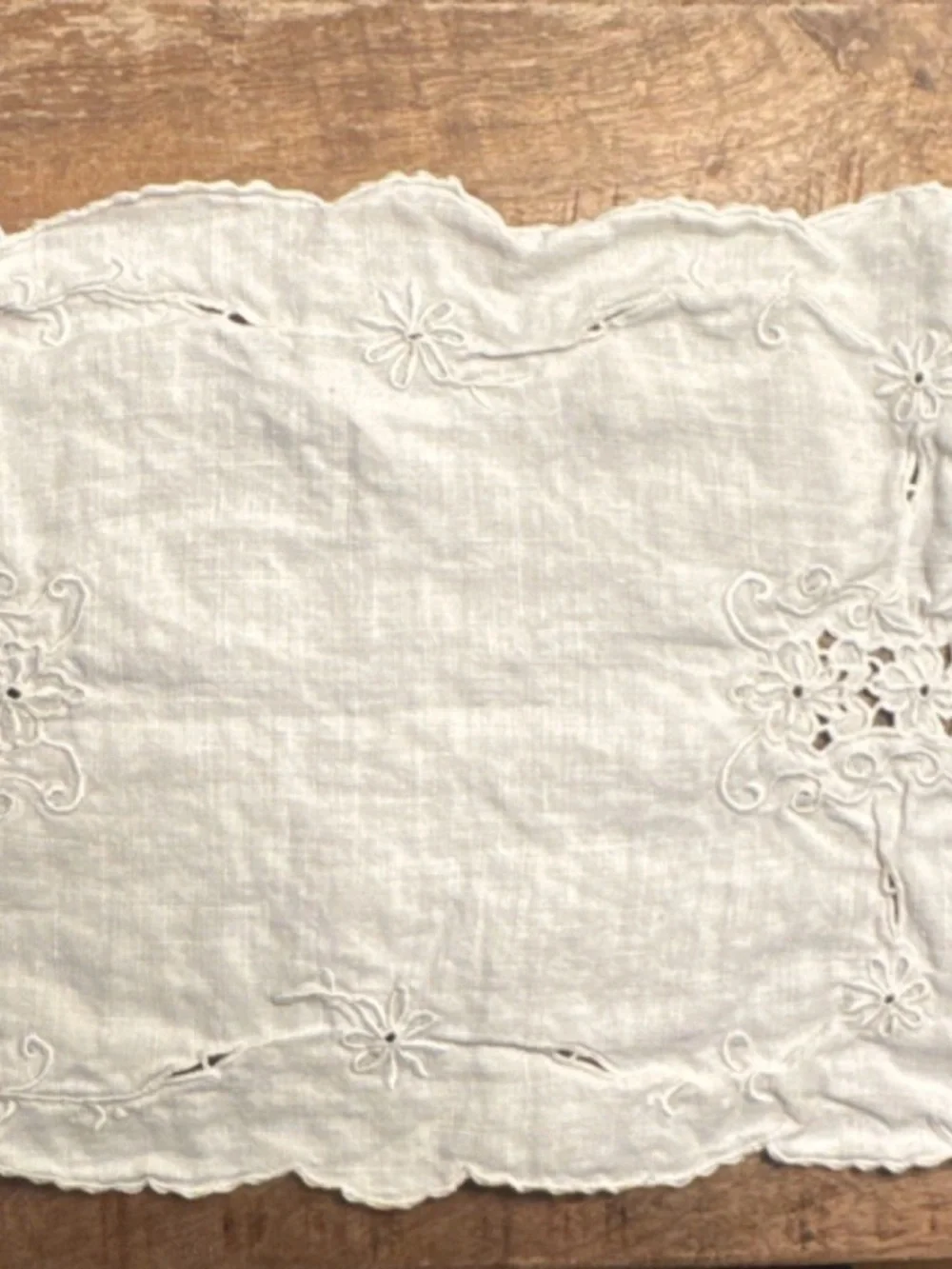 Vintage Classic White Embroidered Linen Table Accent - Unbranded